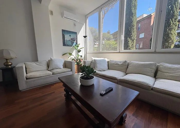 Laurina House